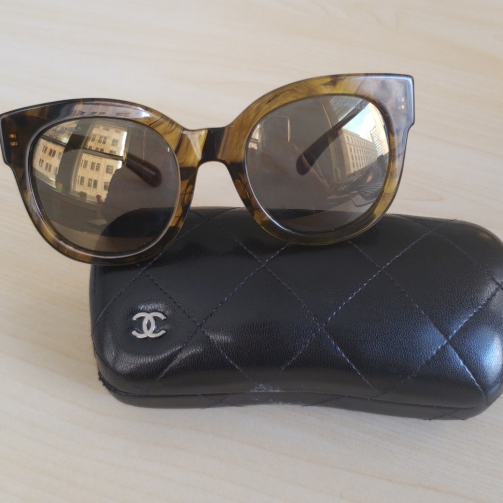 Authentic CHANEL sunnies